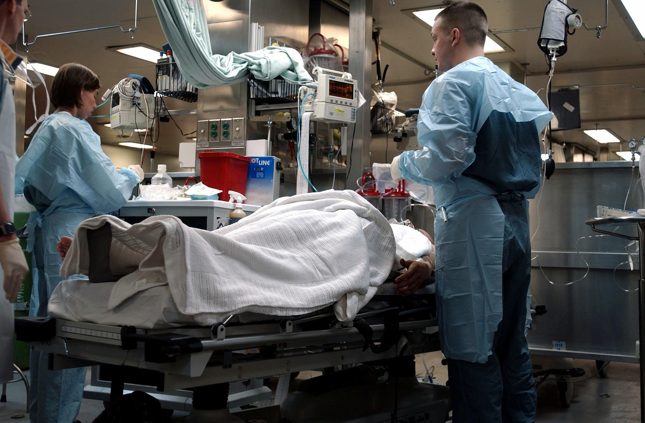 When to Go to Urgent Care vs. the Emergency Room: A Patient's Guide